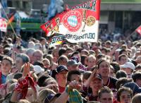 Fussball 1. Bundesliga: Meisterfeier FCB Marienplatz; Fans