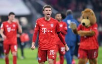 Fussball 1. Bundesliga Saison 19/20: FC Bayern Muenchen -  FC Schalke 04