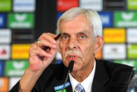 2. Fussball Bundesliga: Dieter Schneider (1860 Praesident)