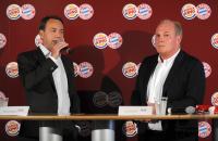 FC Bayern Muenchen Manager Uli Hoeness bei Burger King