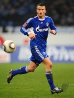 FUSSBALL, 1. BUNDESLIGA, 20. Spieltag: Schalke, SCHMITZ Einzelaktion