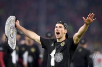 Fussball 1. Bundesliga Saison 21/22: JUBEL FC Bayern Muenchen feiert die 32. Meisterschaft