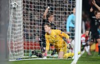 FUSSBALL INTERNATIONAL CHL ACHTELFINALE 12/13:  FC Arsenal London - FC Bayern Muenchen