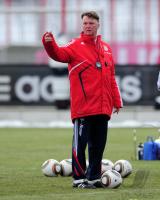 Fussball 1. Bundesliga : Trainer Louis van Gaal (FCB)