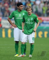 FUSSBALL, DFB Pokal 1. Hauptrunde: Mehmet Ekici , Marko Marin (v. li., SV Werder Bremen)