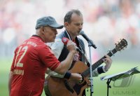 Fussball 1. Bundesliga 2011/2012: Liedermacher Willy Astor