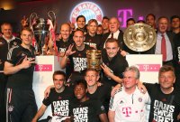 Fussball Champions Party 2013: FC Bayern Muenchen nach dem Gewinn des Triple