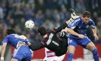 Fussball UEFA-Pokal: Schalke - Sevilla, Zweikampf