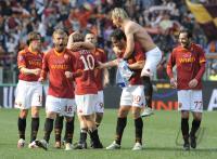 FUSSBALL SERIE A: Rodrigo Taddei, Daniele De Rossi, Francesco Totti, Luca Toni, Marco Cassetti (v. li., AS Rom)John Arne Riise (AS Rom)