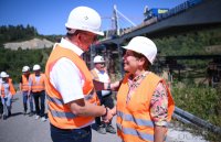 Neckartalbruecke der Bundesstrasse 32 ueber das Neckartal bei Horb