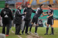 Fussball DFB Pokal 10/11 :  Mark van Bommel (FC Bayern Muenchen)