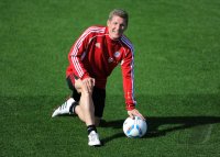 Fussball 1. Bundesliga 11/12: FC Bayern Muenchen Training in Doha