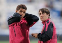 FUSSBALL International Primera Division 10/11:  Bojan (Barca) und J. Dos Santos (Barca)