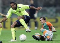 Fussball Champions League: Bremen - Barcelona, Zweikampf