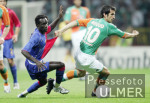 Fussball UCL Quali: Bremen - Basel, Zweikampf