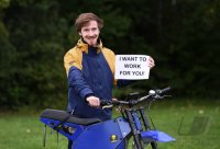 Mechatronik - Student Elias Pfeffer bewirb sich oeffentlich bei Tesla-Chef Elon Musk