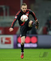 Fussball: 1. Bundesliga Saison 2010/2011: Leverkusen, KADLEC am Ball