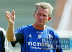Fussball 1. Bundesliga: Training S04, Trainer Jupp Heynckes