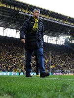 Fussball: 1. Bundesliga Saison 2010/2011: Sadionsprecher Norbert DICKEL