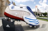 FUSSBALL EURO 2008: Ueberdimensionale Fu&sect;ballschuhe