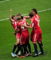 Fussball 1. Bundesliga : JUBEL Thomas Mueller,  Anatoliy Tymoshchuk , Holger Badstuber, Daniel van Buyten (v.li., FC Bayern Muenchen)