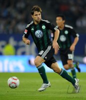 Fussball: 1. Bundesliga Saison 2010/2011: Wolfsburg, DIEGO am Ball
