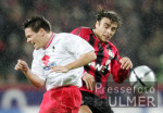 Fussball 1. Bundesliga: Leverkusen - Freiburg, Zweikampf
