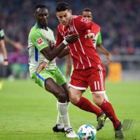 Fussball 1. Bundesliga Saison 17/18: FC Bayern Muenchen - VfL Wolfsburg