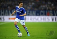 Fussball: Europa League, Saison 2011/2012: Schalke, HOEGER am Ball