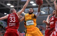 Basketball 1. Bundesliga 2013/2014:  Walter Tigers Tuebingen - Brose Baskets Bamberg