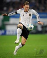 Fussball, International, Freundschaftsspiel: Deutschland, SCHWEINSTEIGER am Ball