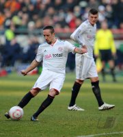 Fussball: 1. Bundesliga Saison 2010/2011: Bayern Muenchen, RIBERY und KROOS  am Ball