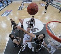 Basketball  1. Bundesliga  10/11  Walter Tigers Tuebingen - Mitteldeutschen Basketball Club