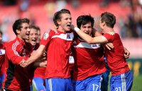 FUSSBALL, DFB Pokal 1. Hauptrunde:  Jubel Korbinian Mueller , Mijo Tunjic , Jonas Hummels , Lennart Hasenbeck (v, li, Unterhaching)
