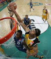 Basketball 1. Bundesliga  06/07 Walter Tigers Tuebingen  - Skyliners Frankfurt