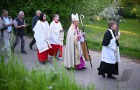 Maiandacht mit Lichterprozession mit Gnadenbild der Schmerzhaften Mutter vom Weggental