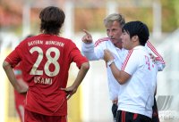 Fussball Regionalliga Sued 2011/2012:  Takashi Usami , Trainer Andries Jonker (FC Bayern II)