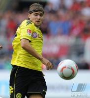 Fussball 1. Bundesliga  Saison 2010/2011: Borussia Dortmund, SCHMELZER am Ball