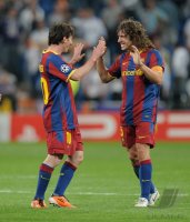 Fussball CHL  Saison 2010/2011:  JUBEL Messi  (Barca) und Puyol (Barca)