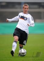 FUSSBALL, INTERNATIONAL: Deutschland U18, JANZER Einzelaktion