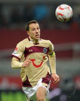 Fussball: 1. Bundesliga Saison 2010/2011: Hannover, CHERUNDOLO am Ball