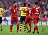 Fussball 1. Bundesliga Saison 15/16: FC Bayern Muenchen - Borussia Dortmund