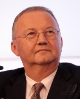 Fussball 1. Bundesliga, Saison 2011/2012:  Hans Wienands, Senior Vice President Samsung Electronics