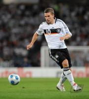 Fussball, International, WM Qualifikation 2010: Deutschland PODOLSKI am Ball