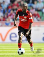 FUSSBALL 1. BUNDESLIGA: Leverkusen, DJAKPA Einzelaktion