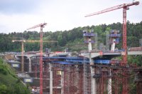 Neckartalbruecke der Bundesstrasse 32 ueber das Neckartal bei Horb