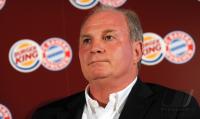 FC Bayern Muenchen Manager Uli Hoeness bei Burger King
