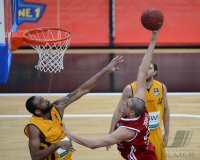 Basketball 1. Bundesliga 2012/2013:  Walter Tigers Tuebingen - Brose Baskets Bamberg