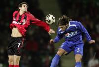 Fussball 1. Bundesliga: Leverkusen - Berlin, Zweikampf