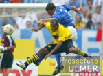 FUSSBALL 1. Bundesliga  Schalke - Dortmund, Zweikampf